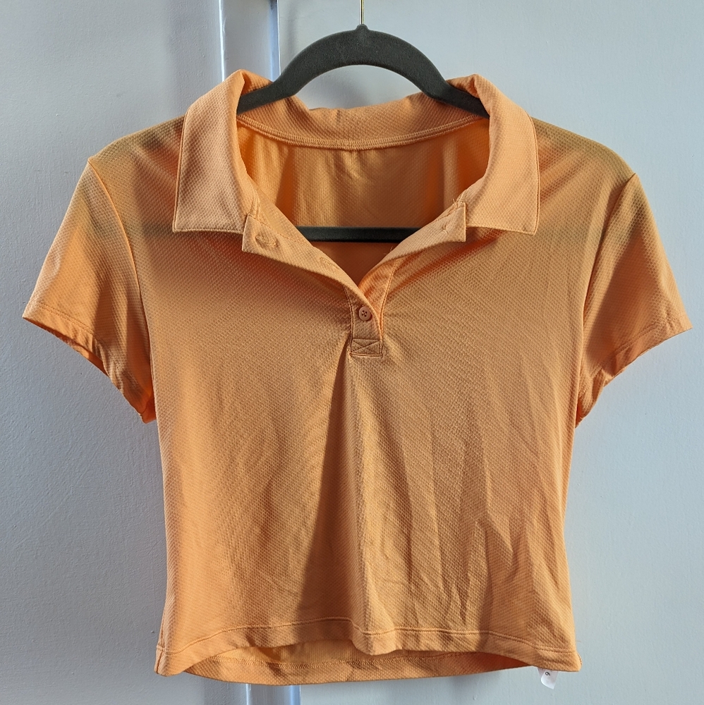 Lululemon tennis crop top